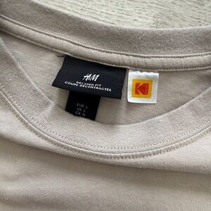 H&M Light Beige Graphic Tee